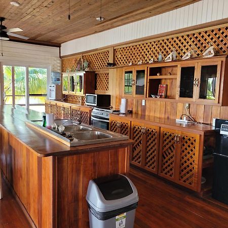 Ashton Court Belize Hotell Belize City Exteriör bild