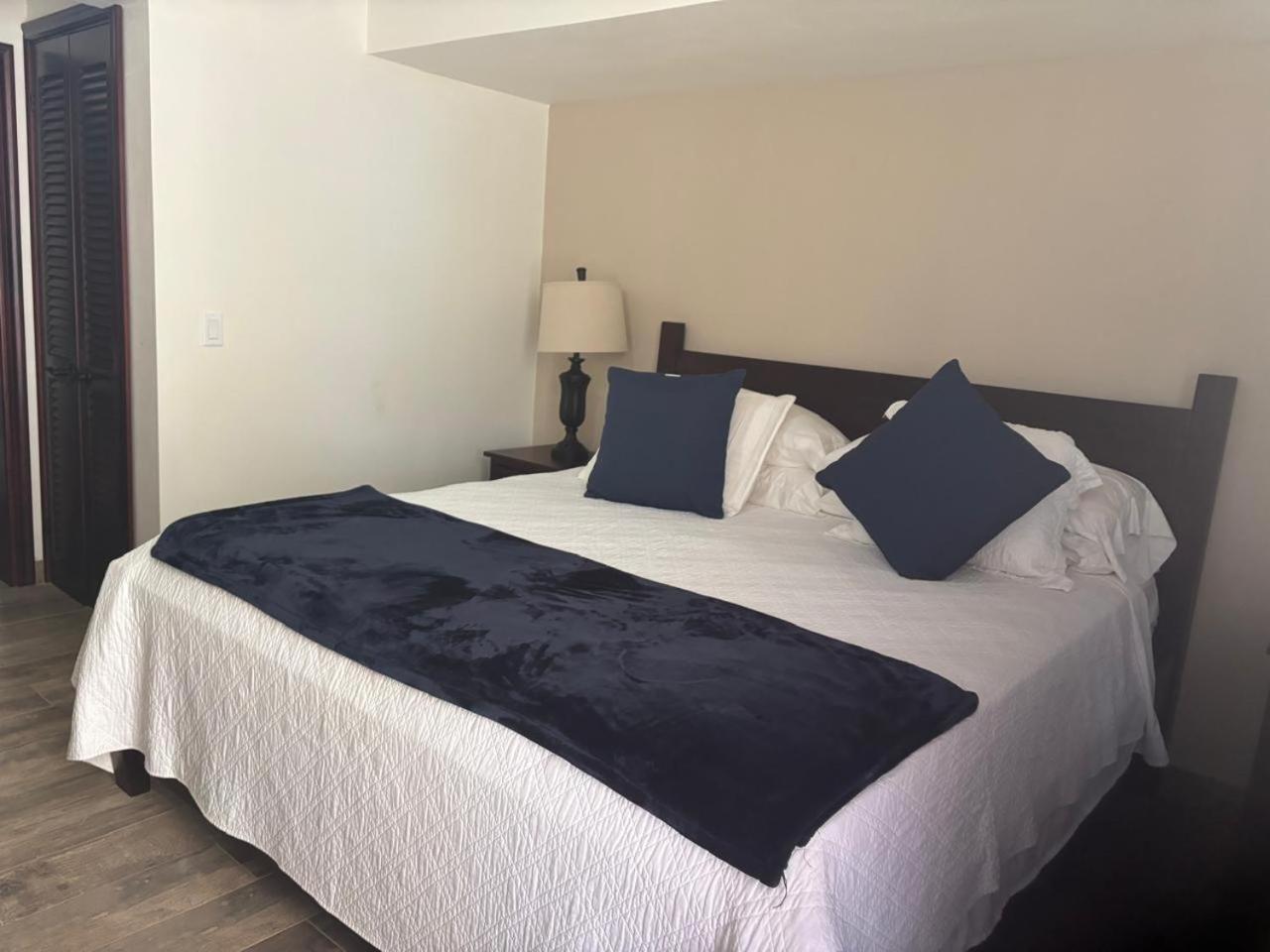 Ashton Court Belize Hotell Belize City Exteriör bild