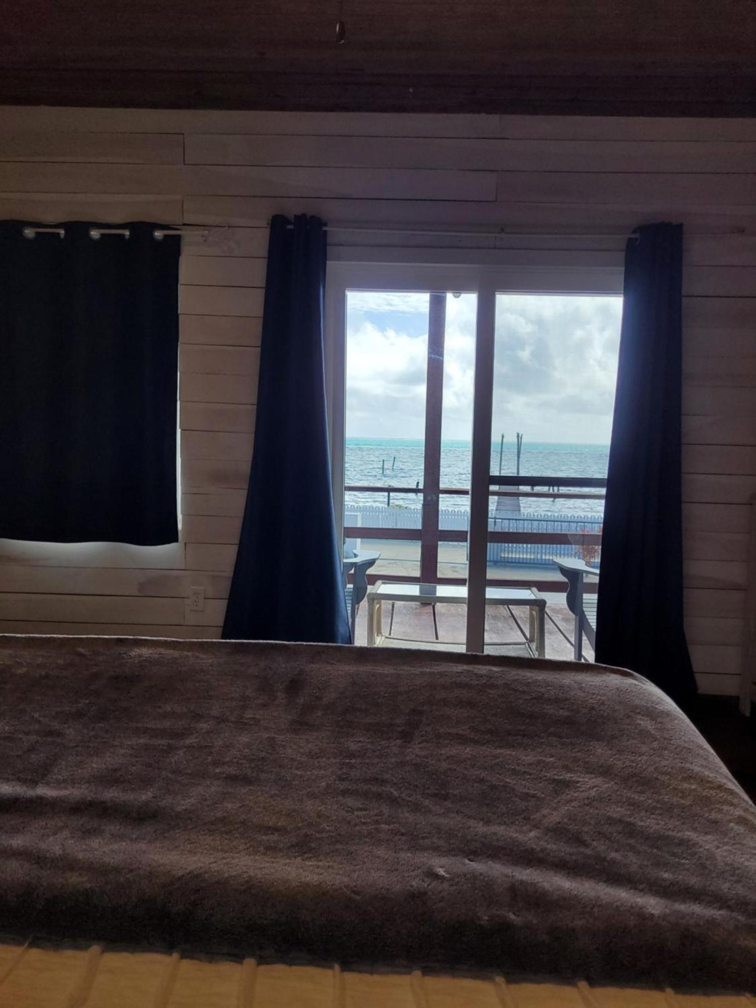 Ashton Court Belize Hotell Belize City Exteriör bild