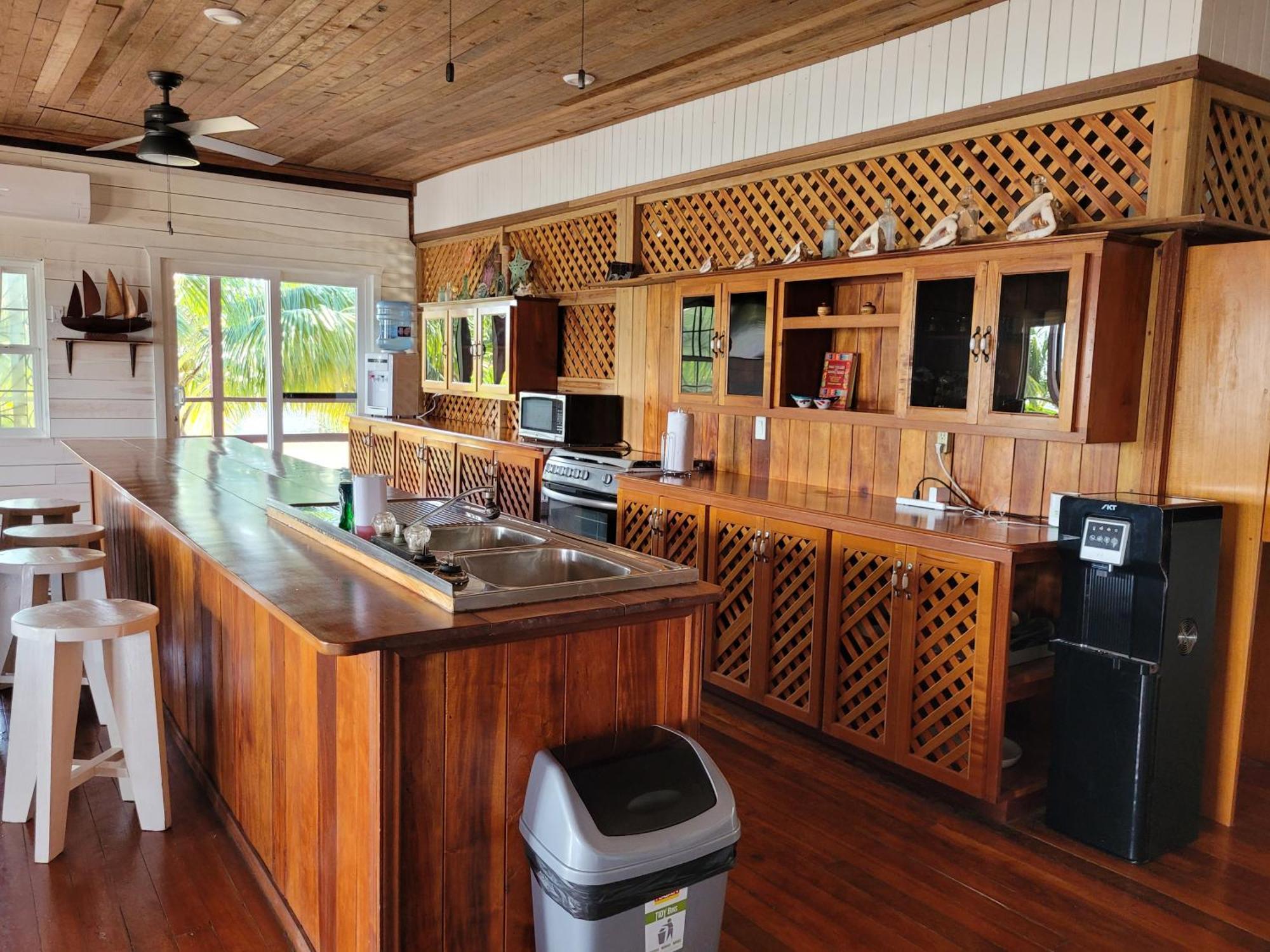 Ashton Court Belize Hotell Belize City Exteriör bild